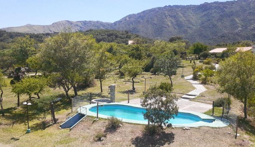 הוסטל Hostería Las Lomas