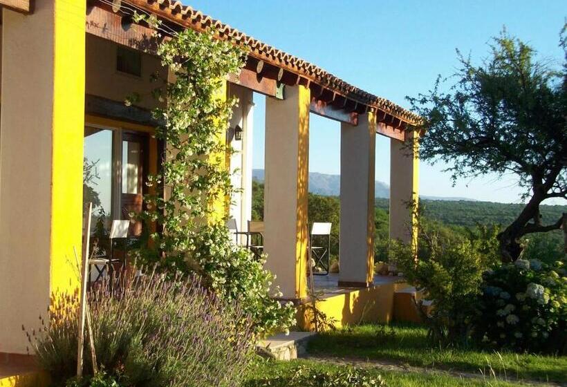 הוסטל Hostería Las Lomas