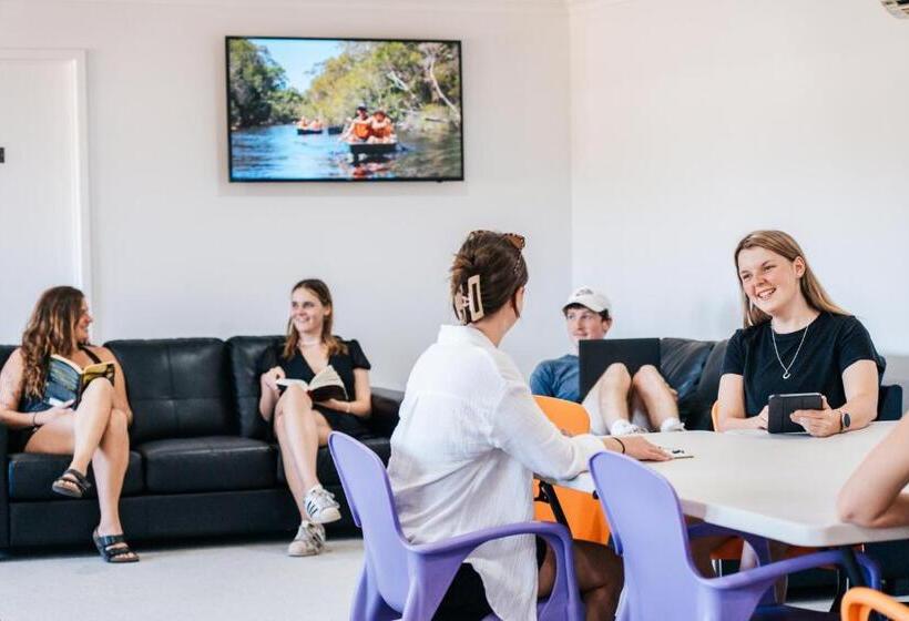Общежитие Kangarooms Noosa Everglades Yha
