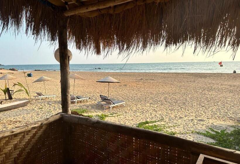 Atmanadhiroha Yoga Resort