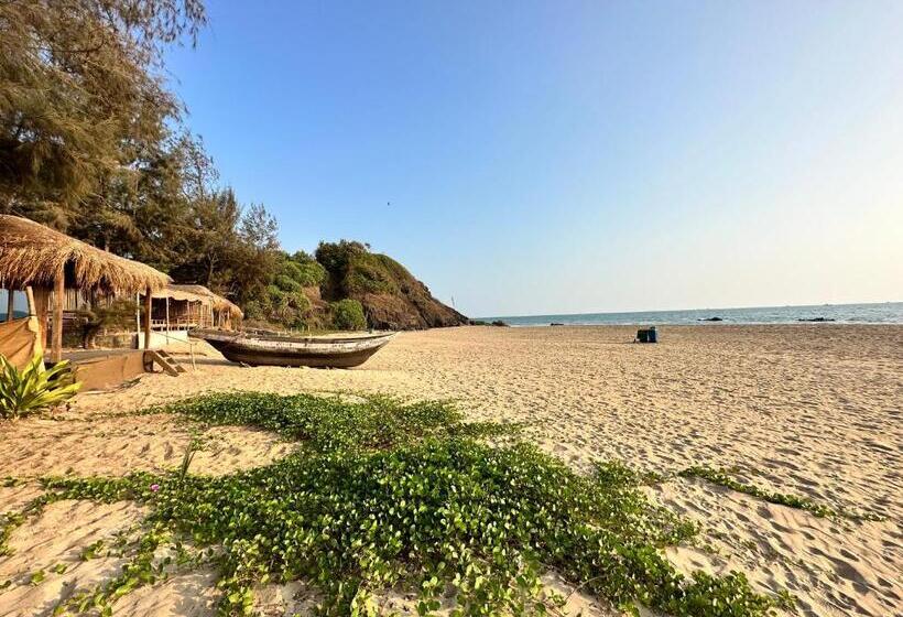 Atmanadhiroha Yoga Resort