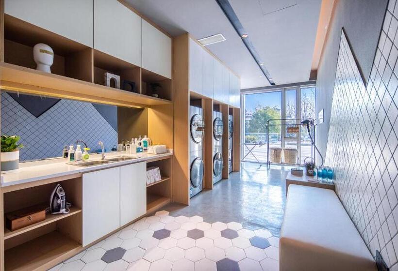 Atour Hotel Hefei North Square South Station