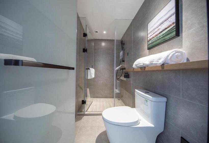 Atour Hotel Qingdao Laoshan Shilaoren Beach