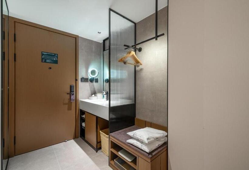 Atour Hotel Qingdao Tangdao Bay Jinggangshan Station