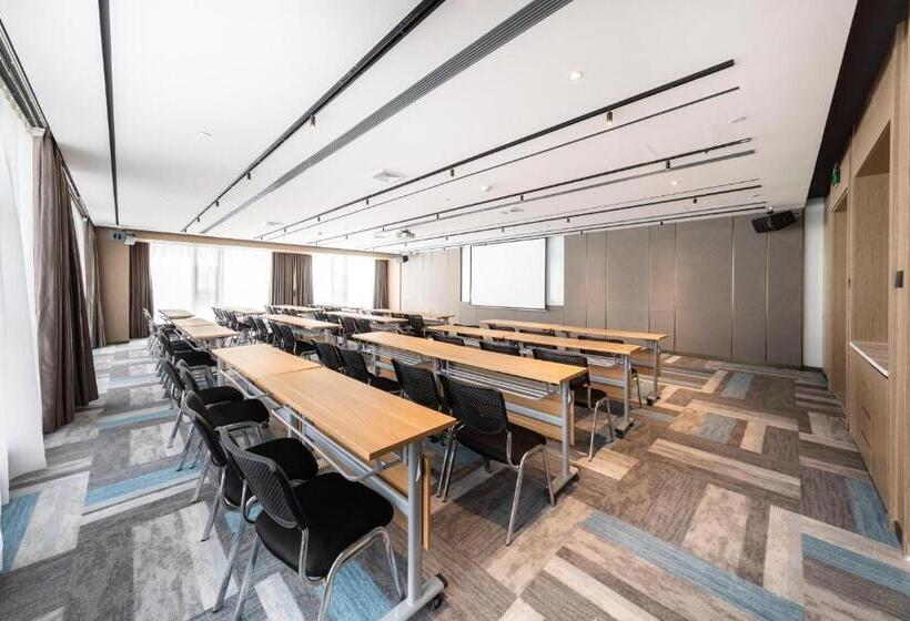 Atour Hotel Wuhan Tiandi Hankou Jiangtan