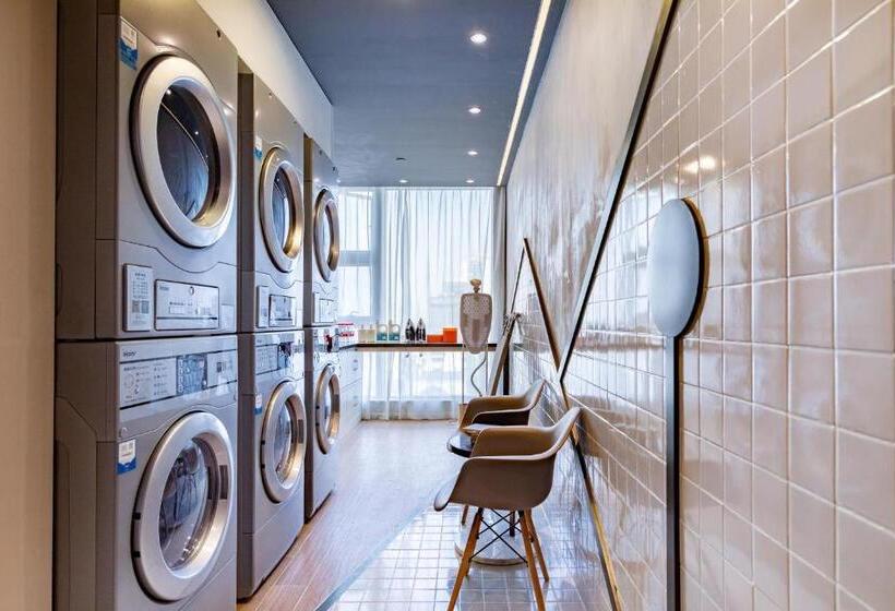 Atour Hotel Wuhan Tiandi Hankou Jiangtan