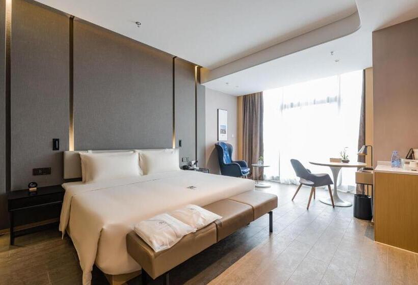 Atour Hotel Wuxi Coast City