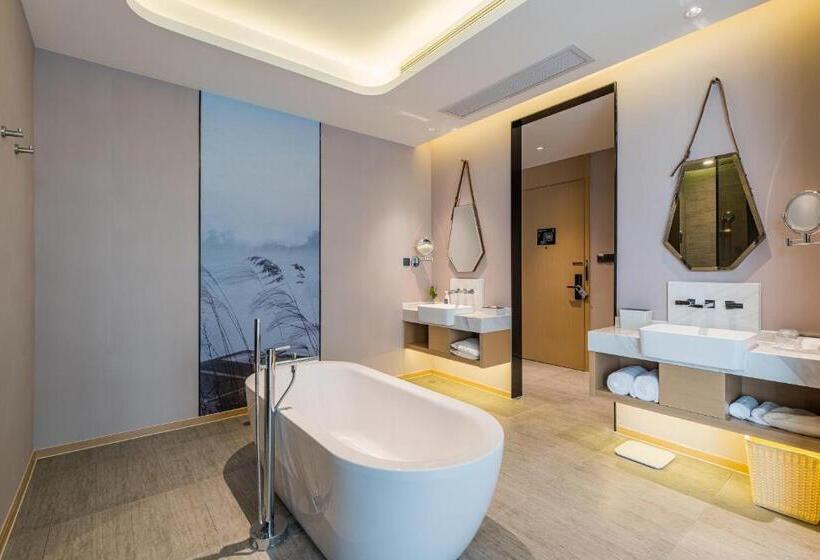 Atour Hotel Wuxi Coast City