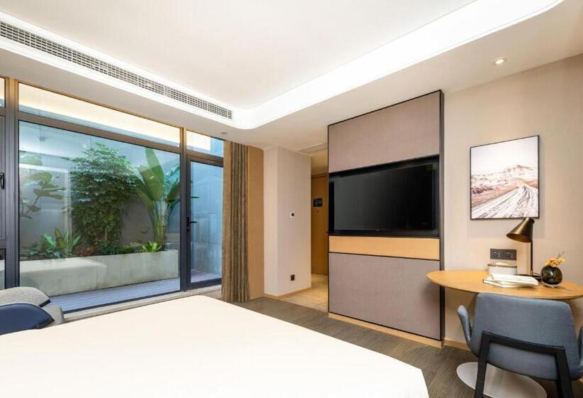 Atour Hotel Xiamen Meifeng Binhai Romantic Line