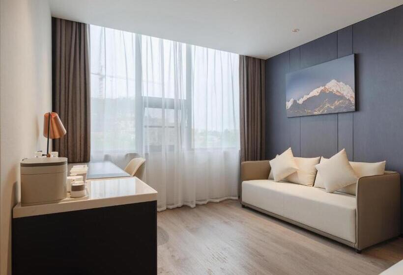 Atour Hotel Xiamen North Station Jiageng Stadium