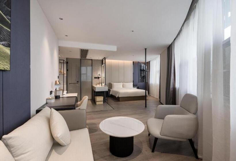 Atour Hotel Xiamen North Station Jiageng Stadium