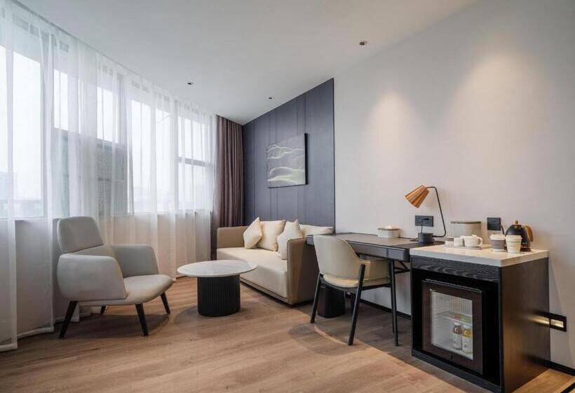 Atour Hotel Xiamen North Station Jiageng Stadium