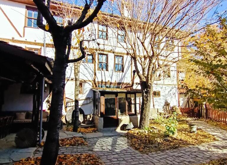 مبيت وإفطار Hacı şakirler Konağı