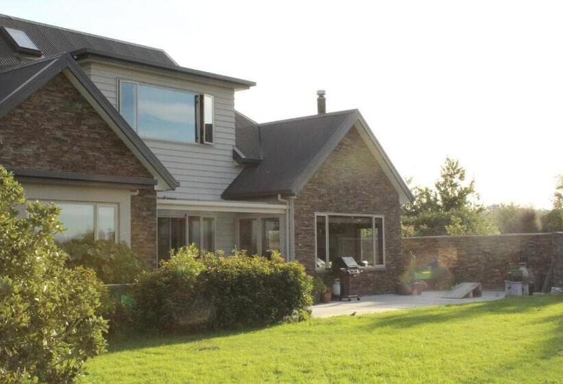 צימר Hadlow Sunrise Retreat