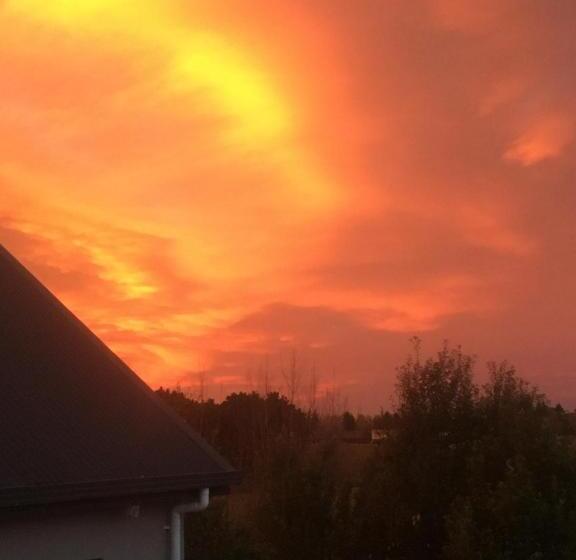 צימר Hadlow Sunrise Retreat