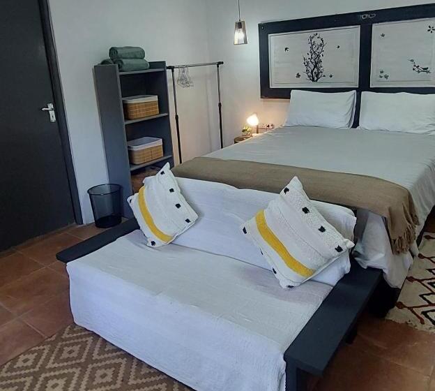 ベッドアンドブレックファースト Ilnika Farm Stay