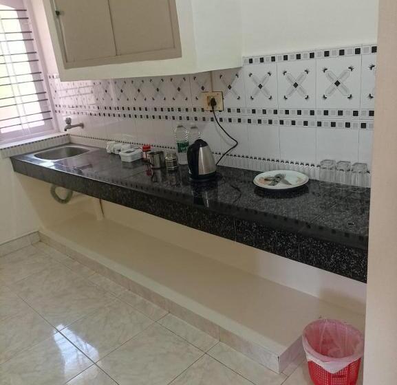 تختخواب و صبحانه Independent Apartment Kovalam