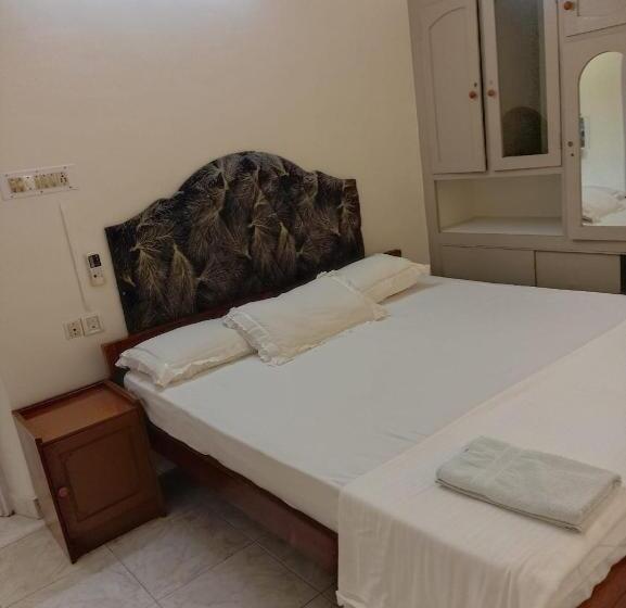 تختخواب و صبحانه Independent Apartment Kovalam