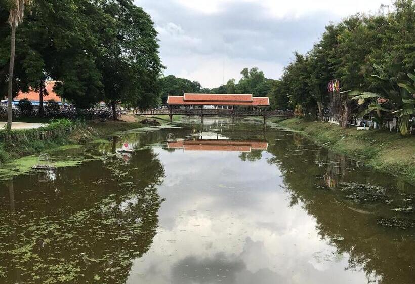 تختخواب و صبحانه Oliveo