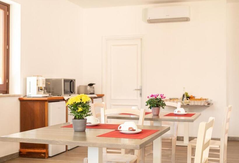 مبيت وإفطار Ollu E Stentu