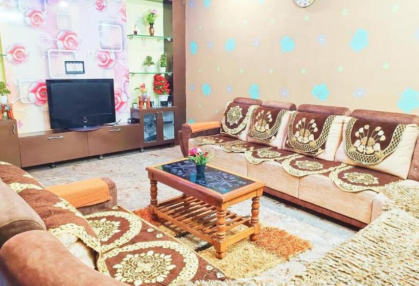 ベッドアンドブレックファースト Sahara Premium Family Homestay