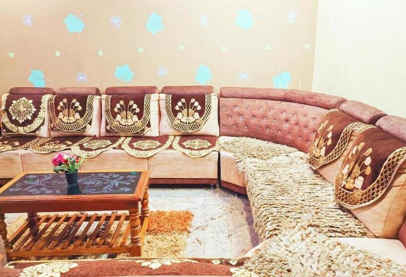 ベッドアンドブレックファースト Sahara Premium Family Homestay