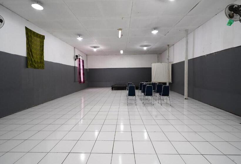 Capital O 93262 Hotel Cherish 2