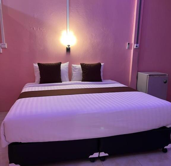 Hotel คลิ๊กรีสอร์ท