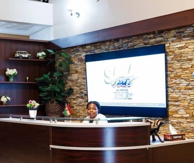 هتل Ampric Guest House And Lounge