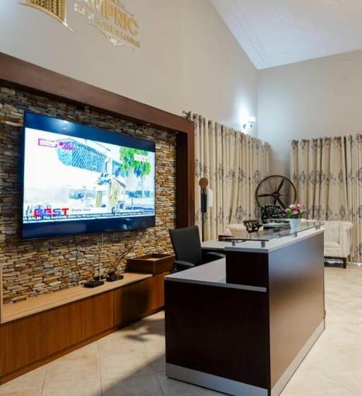 هتل Ampric Guest House And Lounge