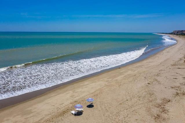 هتل Hospedaje Caleta Grau