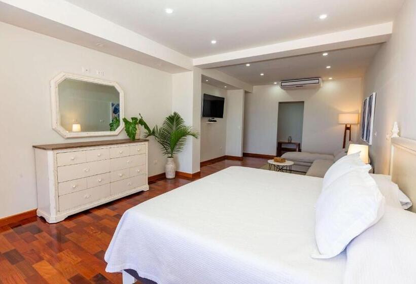 هتل Hospedaje Caleta Grau