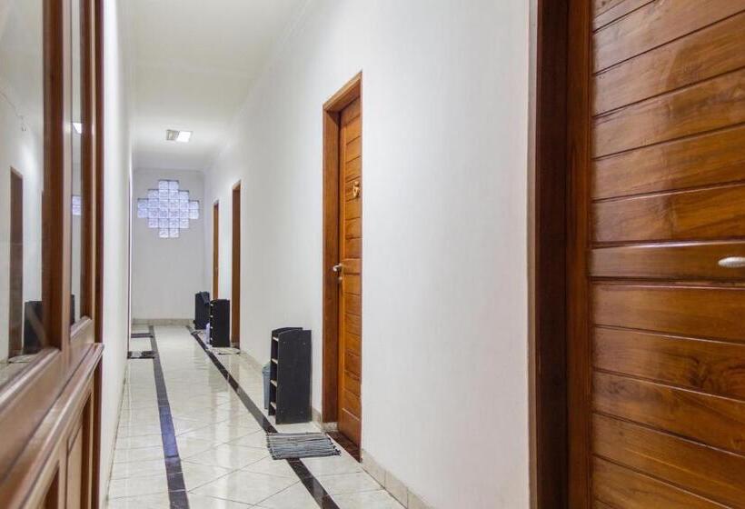 ホテル Capital O 93279 Asyoka Penginapan Pasutri