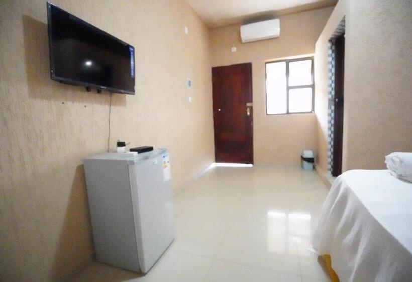 מלון כמוסות New Waves Accommodation & Liquor