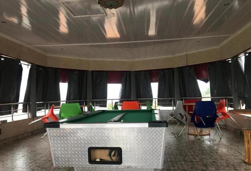 מלון כמוסות New Waves Accommodation & Liquor