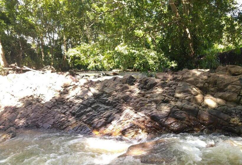 בית מלון כפרי Yonan River Face