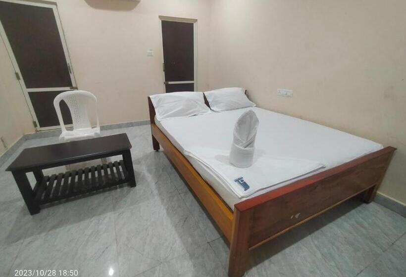 Отель Grand Karthikeya