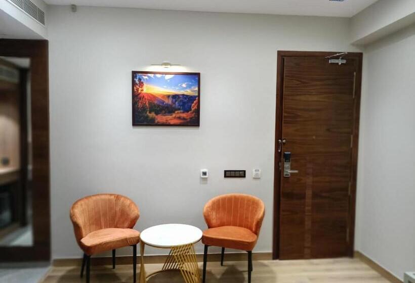 فندق Krystal Klyde Inn