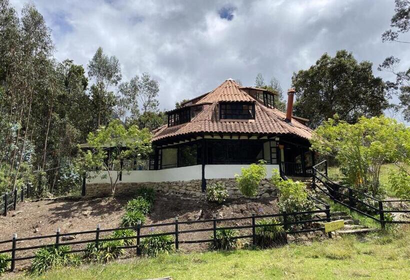 בית מלון כפרי La Roca Glamping