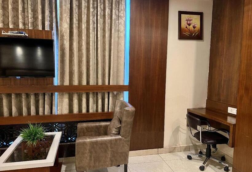 فندق Lavanya Tower Haldwani