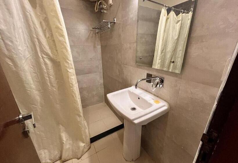 فندق Lavanya Tower Haldwani