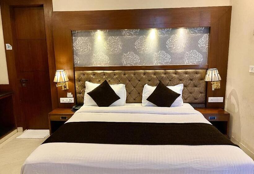 فندق Lavanya Tower Haldwani