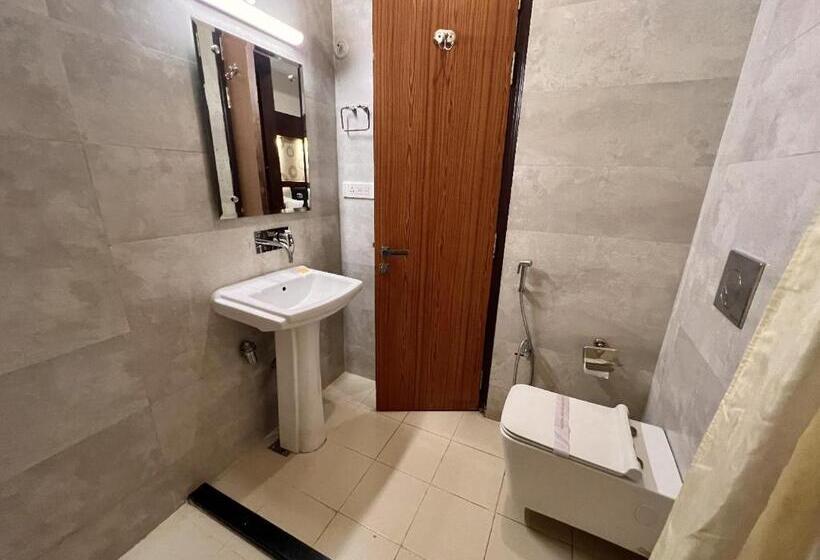 فندق Lavanya Tower Haldwani