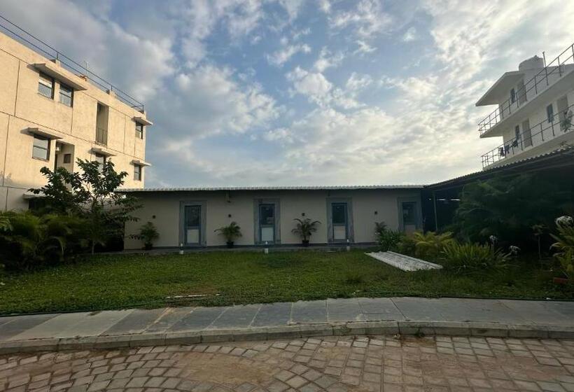 فندق Moonshot Coliving