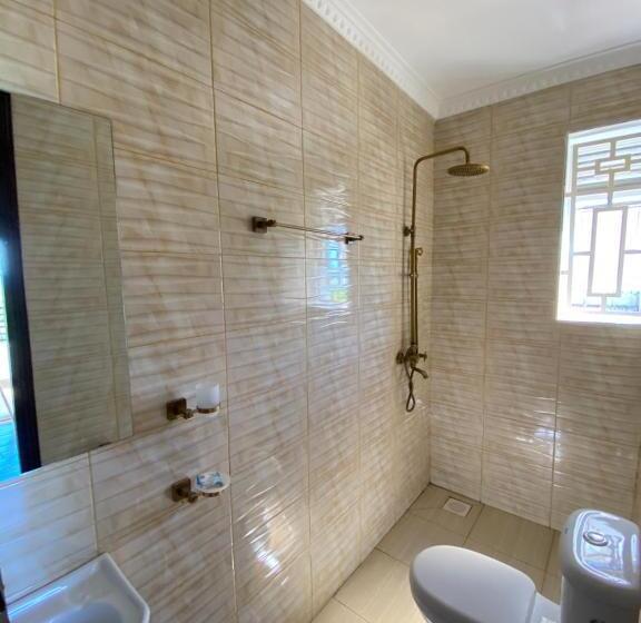 هتل Nimaro Courts