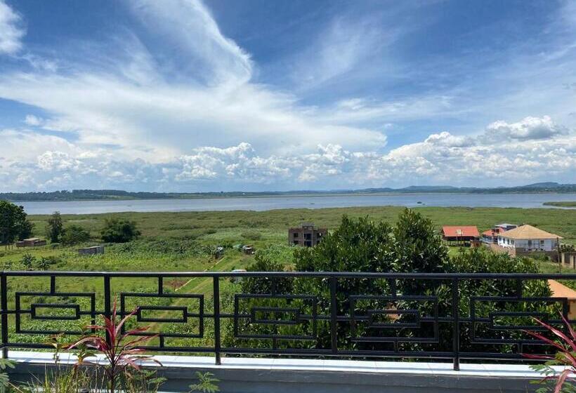 هتل Nimaro Courts