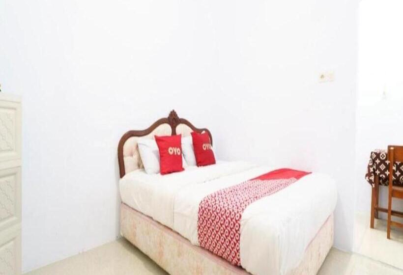 Отель Oyo 93249 Wisma Jasmine Syariah