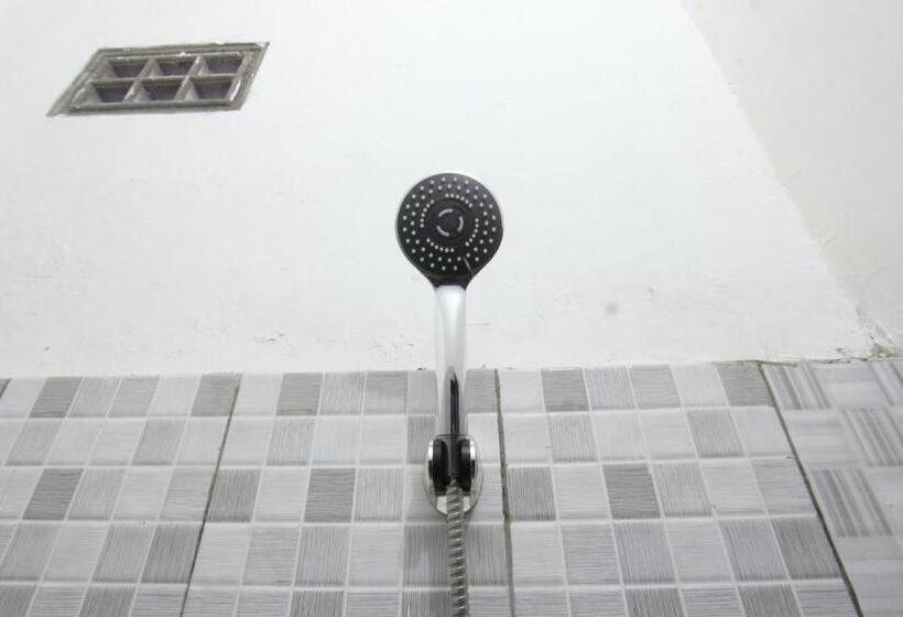 فندق Oyo 93267 Barokah Rooms Syariah