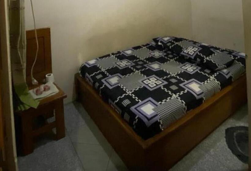 호텔 Oyo 93269 Eyang Kostel