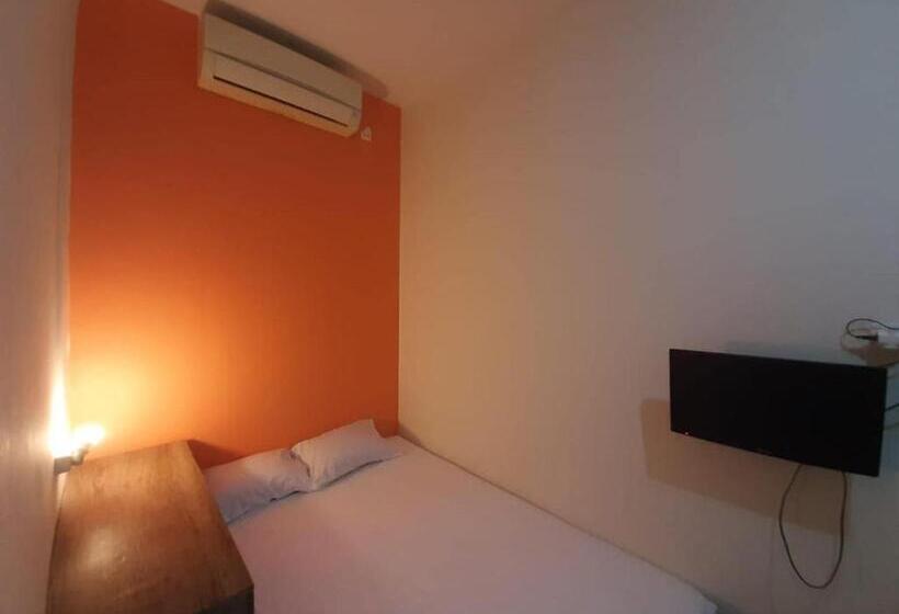 호텔 Oyo 93274 Oren Home Bekasi